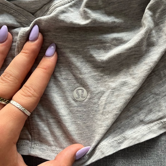 lululemon high neck tank - Picture 3 of 3